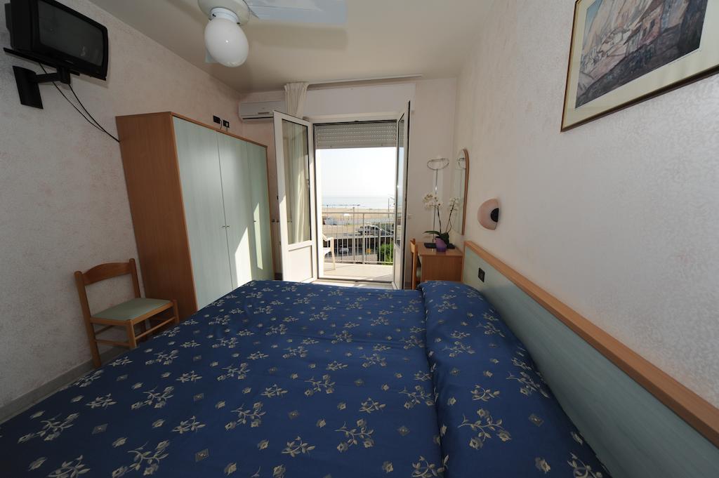 Hotel Cinzia Porto Garibaldi Camera foto