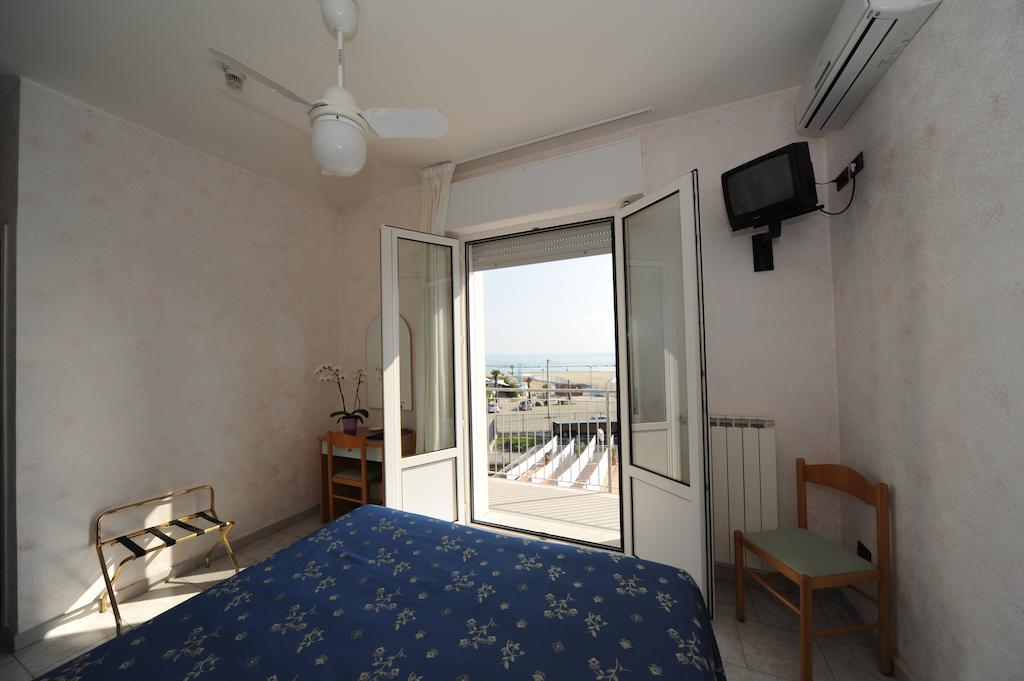 Hotel Cinzia Porto Garibaldi Camera foto