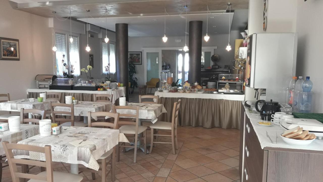 Hotel Cinzia Porto Garibaldi Esterno foto