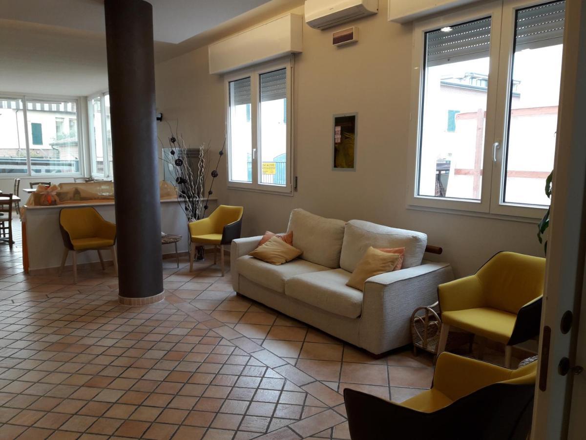 Hotel Cinzia Porto Garibaldi Esterno foto